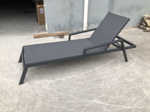 Chaise longue <span class=keywords><strong>de</strong></span> piscine moderne en aluminium imperméable pour l'extérieur, populaire pour les jardins, les cours, les centres <span class=keywords><strong>de</strong></span> villégiature, les parcs aquatiques et les hôtels - Product Image 3