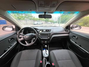 Auto Usate Economiche in Vendita: <span class=keywords><strong>Kia</strong></span> K2 2011 <span class=keywords><strong>Bianca</strong></span>, 1.4L Automatica, Basso Chilometraggio, Guida a Sinistra, Berlina a Benzina - Product Image 6