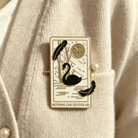 Broche de revers en métal moulé sous pression, plaquée or, émail dur, design cygne personnalisé de luxe, badge émaillé de collection