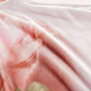 Manta de franela moderna y elegante personalizada para niños, nombre personalizado en diseño libre, manta rellena de poliéster para invierno - Product Image 1