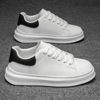 Baskets décontractées respirantes en maille unie pour hommes – Chaussures de sport blanches populaires et tendance pour étudiants