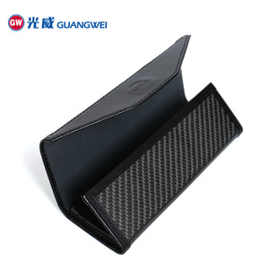Étui à lunettes en fibre de carbone Guangwei, pliable, rectangulaire, noir, résistant à l'usure et aux rayures - Product Image 2