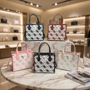 Nuevo Bolso Tote Crossbody Guesses con Cierre de Cremallera, Plegable y Portátil, Forro de Poliéster Impermeable para <span class=keywords><strong>Mujer</strong></span> - Product Image 2