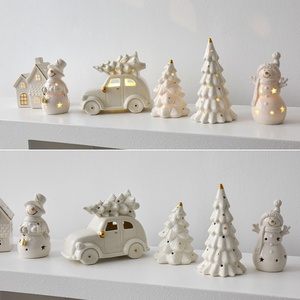 Adornos Navideños de Cerámica Yuglow, Mini Santa Claus y Campanas, Decoraciones de Escritorio en Miniatura para Navidad, Micropaisaje - Product Image 1