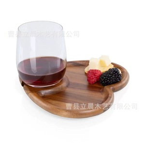 Plateau de service en bois en forme de cœur avec porte-verres à vin pour les fêtes et les réunions à domicile, plateau à fruits en bois massif - Product Image 4