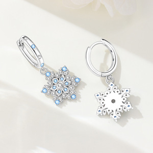 Pendientes de copo de nieve azules de latón blanco, nuevos y populares, precio de fábrica al por mayor, regalo de aniversario para mujer - Product Image 2