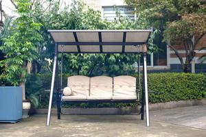 كرسي متأرجح معدني خارجي عالي الجودة بمقعدين للفناء بتصميم حديث سرير سقف حديدي للحديقة أو الشرفة أو الحديقة - Product Image 3