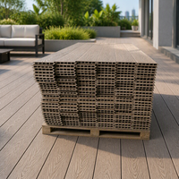 Revêtement de sol extérieur en WPC moderne 135*25mm avec gaufrage 3D, antidérapant, certifié CE