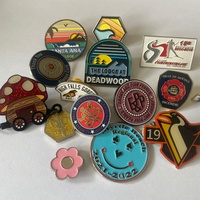 Badge promotionnel personnalisé en alliage de zinc doré pour le sport, récompense d'honneur, découpé, écologique, durable, émail souple