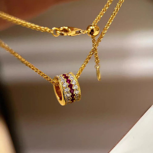 สร้อยคอจี้เพชรทับทิมสีชมพูสไตล์จีนแบบใหม่จาก Little Red Book: หรูหราและสง่างาม - Product Image 1