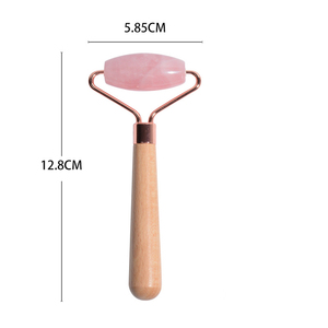 Set di strumenti per massaggio Gua Sha con rullo di giada HY Best, 100% giada rosa naturale, rullo per il viso in legno, utilizzabile anche come massaggiatore per collo e occhi gonfi. - Product Image 3