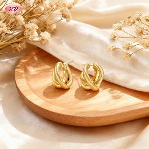 Hengdian Sieraden Gedraaide Gouden Oorknopjes Messing Verguld 18K Goud Mode Sieraden Groothandel voor Vrouwen Dagelijks & Feest - Product Image 2
