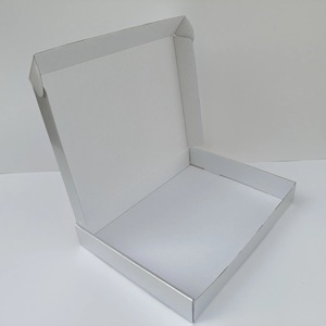 Boîte d'enveloppe argentée avec film mat personnalisé Boîte d'expédition d'emballage de cadeau de vêtements de commerce électronique Boîte d'avion en carton ondulé - Product Image 4