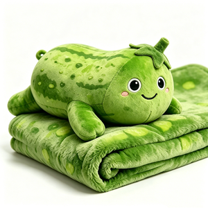 Peluche de pepino texturizado verde moteado con detalle de tallo y hoja, juguete de peluche con forma de verdura, ojos grandes y color ruborizado. - Product Image 5