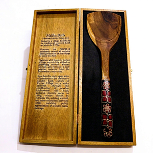 Spatule en bois de teck Malika Batik, spatule de cuisine en bois, ustensile décoratif, cadeau, vaisselle pour la maison, cuisine, artisanat fait main - Product Image 1