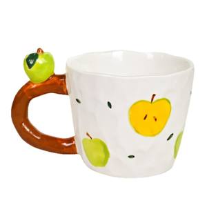 Taza de Café de Cerámica con Diseño Creativo Estilo InS, Color Subesmaltado, Producto Nuevo, Hecha y Pintada a Mano, con Diseño de Manzana para el Hogar - Product Image 1