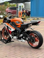 Moto Supersport d'occasion Honda CBR1000RR avec carénage complet, 999 cm³, moteur quatre cylindres en ligne, refroidissement liquide, ABS, embrayage assisté, IMU électronique