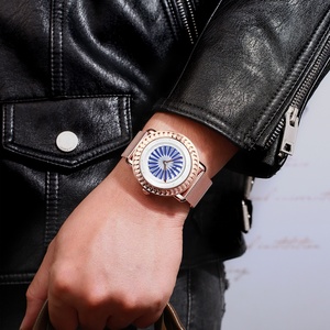 50 Pezzi <span class=keywords><strong>Orologio</strong></span> da <span class=keywords><strong>Uomo</strong></span> NIBOSI 2367 con Logo Personalizzato, Prezzo all'Ingrosso, Cinturino in Acciaio Inossidabile Dorato, Cronografo IPG Impermeabile - Product Image 5