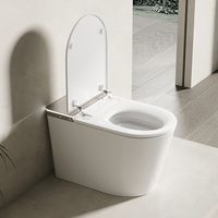 Toilette intelligente allongée à ouverture automatique moderne, corps en céramique, chasse d'eau électrique, séchage à l'air, montage au sol, sanitaire intelligent pour salle de bain