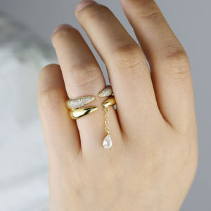 18K verguld modevingersieraden micro-pavé CZ dubbele spike met kwastketting traanvormige CZ open ringen - Product Image 5