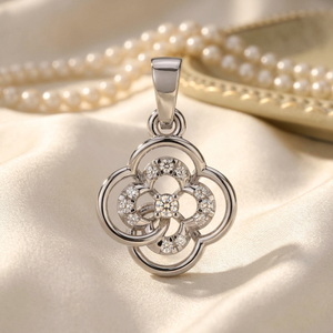 Collier pendentif motif fleur trèfle à quatre feuilles, pierres taillées, argent plaqué or, design unique, moissanite étincelante, luxe, mariage - Product Image 3