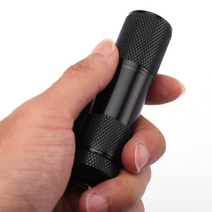 Mini Linterna de Alta Calidad de Aleación de Aluminio con 9 LED de Luz Blanca Neutra, Resistente al Agua IP55, Funciona con Pilas AAA, para Camping y Emergencias - Product Image 2
