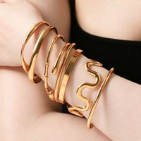 Bracelet manchette minimaliste en acier inoxydable plaqué or 18 carats pour femme, luxe léger, haut de gamme, polyvalent, ouvert et ajustable, poli