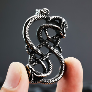 Collar con Colgante de Acero Inoxidable yunnique para Hombre, Diseño de Serpiente, Joyería de Moda con Forma de Animal para Combinar con Ropa - Product Image 2