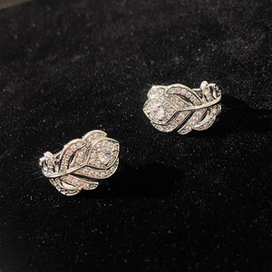 Eleganti orecchini a forma di rosa per donna, gioielli chic con zirconi scintillanti - Product Image 6