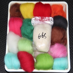 Hilo de <span class=keywords><strong>Lana</strong></span> <span class=keywords><strong>Merino</strong></span> 100% Teñido en 110 Colores, Ecológico, Antipilling, <span class=keywords><strong>para</strong></span> Feltrado con Agujas y Tejido a Mano - Product Image 4