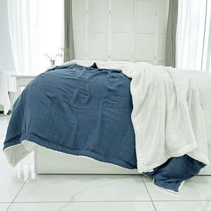 Mantas peludas azules para invierno, envío gratis, manta gruesa suave de doble capa para invierno, precio de muselina de algodón orgánico personalizado - Product Image 3