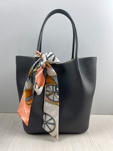 Bolso de Mano y Bandolera de Cuero Negro, Venta Directa de Fábrica 2023 - Product Image 4