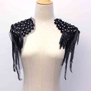 Großhandel Premium Bestickte Perle Strass Patch PVC Perlen Spitze Applique Pailletten Shirts Dekoriert Herz Blume Spitze Aufnähen - Product Image 2