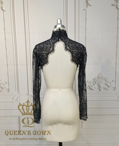 <span class=keywords><strong>Bolero</strong></span> da Sposa <span class=keywords><strong>Nero</strong></span> Charlotte in Pizzo a Maniche Lunghe con Collo Alto e Bottoni Rivestiti, Giacca da Sposa per la Sposa - Product Image 5