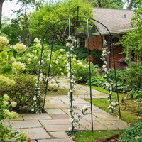 Pergola de jardin rectangulaire moderne en fer pour plantes grimpantes avec finition thermolaquée pour mariage et fête