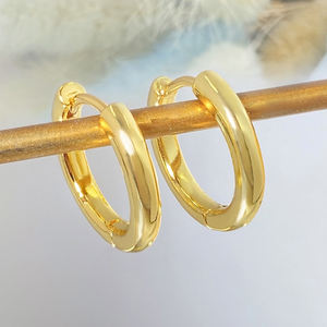 Pendientes de Aro Huggies de Latón Chapado en Oro con Circonitas de 18 mm, Clásicos y Modernos, Regalo Ideal para Mujer, ¡Venta Caliente! - Product Image 1