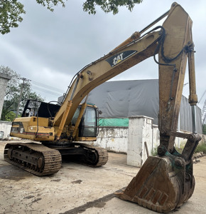Excavatrice d'occasion CAT 325BL de grande taille, hautement efficace et durable, pour les travaux de terrassement et de développement de sites dans les zones minières - Product Image 2
