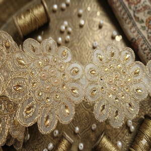B.R. FASHIONS Bordure en dentelle décorative à motifs floraux et pierres, largeur personnalisable, plusieurs couleurs disponibles, embellissement pour sacs à vêtements et mariages - Product Image 4