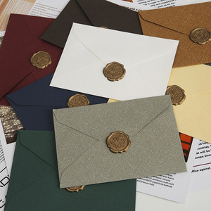 Enveloppe à lettres personnalisée en papier chanvre texturé lin occidental multicolore, estampage à chaud, impression UV, adhésif de scellage - Product Image 2