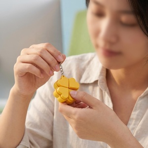 Wholesale Creative 3D Printed Four-Leaf Toy Click Stress Relief Keychain Mini Lucky Desktop Decor <b>Ornament</b> for <b>Family</b> Children - Product Image 5