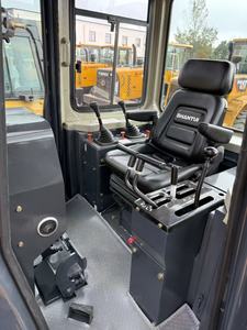 รถดันดิน Shantui SD16 เครื่องยนต์ Cummins ปี 2024 มือสอง สภาพดี มีสินค้าในสต็อก - Product Image 2