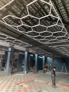 Tự làm biến dạng tuyến tính lục giác ánh sáng Hex chi tiết nhà để xe đèn phòng tập thể dục Modular trần <span class=keywords><strong>Led</strong></span> hình lục giác đèn - Product Image 2