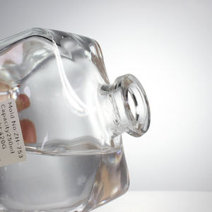 زجاجة ويسكي وفودكا وبراندي عالية الجودة من الزجاج الصافي الفائق سعة 500 مل و250 مل مع سدادة فلين بسعر المصنع - Product Image 6