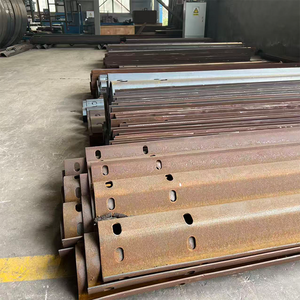 Plaque <span class=keywords><strong>de</strong></span> garde-corps en W <span class=keywords><strong>de</strong></span> haute résistance, galvanisée à chaud, durable, robuste, moderne et fiable pour la sécurité routière - Product Image 5