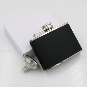 Flacon à whisky en acier inoxydable 304 enveloppé de cuir PU noir de 2 à 8 onces avec bec verseur, idéal pour un coffret cadeau - Product Image 4