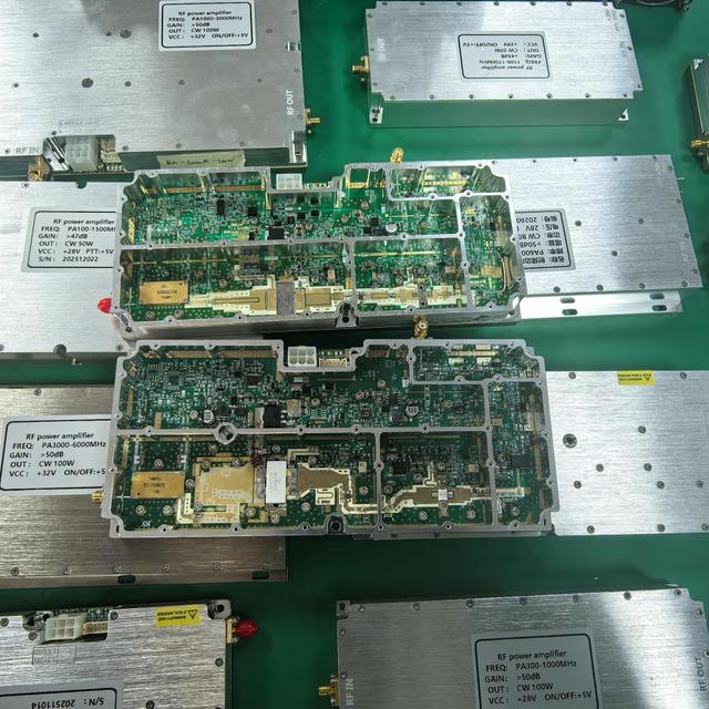 100-500Mhz 350W Wideband Power Amplifier Customized Portable Frequencies Pulsed Wave RF Power Amplifier GAN Module 6-8ghz 50w