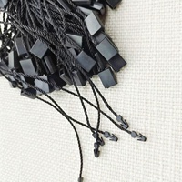 Étiquettes suspendues carrées personnalisées en PVC et polyester, écologiques, avec options de couleurs sur mesure
