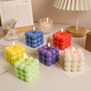 Vela de aromaterapia en forma de cubo de <span class=keywords><strong>Rubik</strong></span> de Color hecho a mano, <span class=keywords><strong>Bola</strong></span> de cera creativa de lujo para uso de barras de vacaciones de Diwali de Pascua - Product Image 1