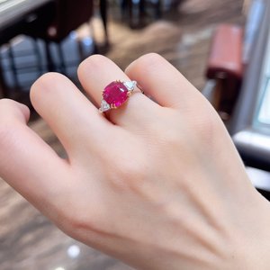 Anello Solitario con Gemma Verde Taglio Ovale Creato in Laboratorio in Oro <span class=keywords><strong>Giallo</strong></span> 14k <span class=keywords><strong>e</strong></span> Oro Bianco 10k con Diamante Coltivato in Laboratorio - Product Image 3