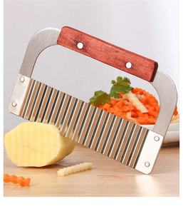 Éplucheur à pommes de terre ondulé à manche en bois, couteau à <span class=keywords><strong>d</strong></span>écouper les légumes et les fruits en acier inoxydable, machine à frites, <span class=keywords><strong>broyeur</strong></span> alimentaire, accessoires de cuisine - Product Image 5